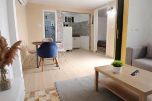 charming small villa with garden near to the beach