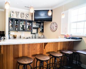 Grass Valley Courtyard Suites