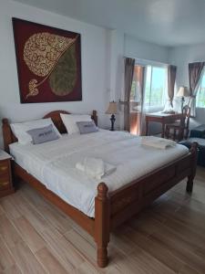 Cozy Country House with Pool