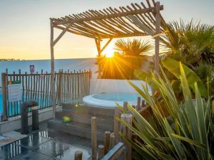 Camping Paradis 4 étoiles Au Port de LHoumeau - La Rochelle