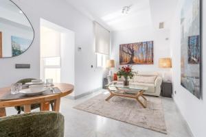 Cozy Apartment for 2 on Exclusive Street Madrid