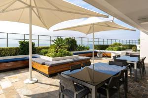 Coastal 2BR Escape! Beachfront, Ocean Views!