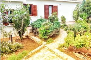 Macari Villa Laura