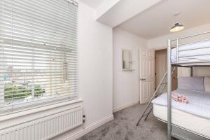 Stylish 2BR Apartment | Margate Beach & Old Town