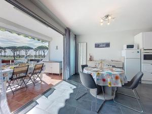 Apartment Les Marinas de la Plage I-3 by Interhome