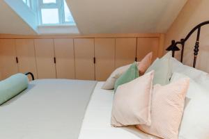 Cosy Loft Retreat Close to City Walls & Minster