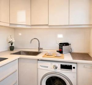 Porte de Versailles - Executive studio with lift