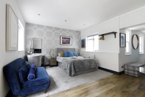 Brighton courtyard boutique