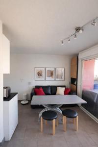 Modern One-Bedroom Apartment with Terrace