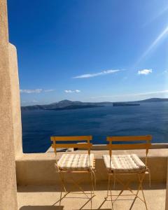 Kamarí Real Living, with Caldera views and Jacuzzi