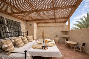 Riad Atlas Marrakech Spacious Private 4 Bedroom Patio House with Pools near Medina