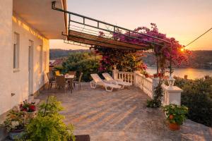 Apartment Ankica with Sea View and Terrace