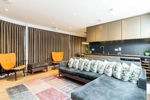 Riverside Retreat near Fulham