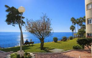 Lovely Apartment In Calahonda With Wifi