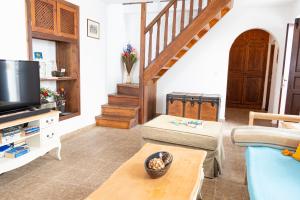 Elegant-Lindian Villa Marietta