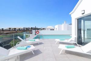 Villa Napoli by Villa Plus