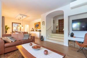 Casa Palmeiras Luxury Tranquil area BBQ Large Pool