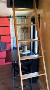 Tiny Haus roter Wagen