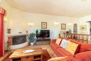 Casa Ouricos Large Pool BBQ Walk to beach