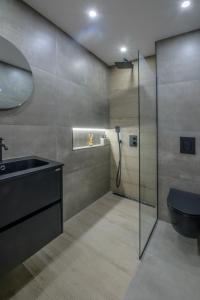 2BR Luxury Apartment & Mountain View & Free Garage & Panorama Balcony