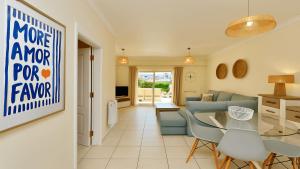 Villa Cypress Vilamoura, 3Bed Villa with Terrace and Pool Access