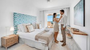 VACATION MARBELLA I Puerto Banus Sea Front, Best Sea View, NEW Decoration, BBQ, 24-7 Security, Pool