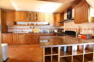 Casa Bruella - Walk to beach Pool WiFi and BBQ