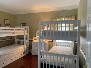 Luxurious Beach Block 4-Bdrm House for the whole family - prices reduced!!