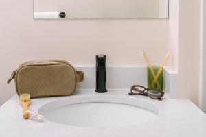 LIVN Millennium Park Downtown Chicago Prem Studio