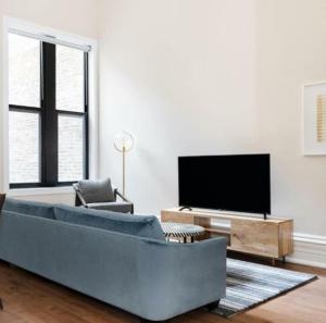 LIVN Millennium Park Downtown Chicago Superior 2 BR