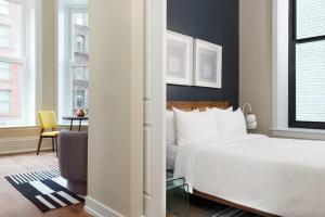 LIVN Millennium Park Downtown Chicago Superior 1BR