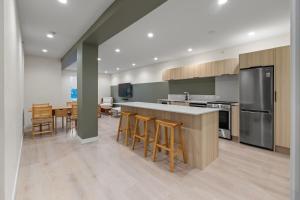 Staycation in New 1-Bedroom Condo, Japantown FL2