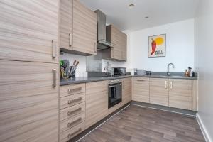Stratford Central Apartment