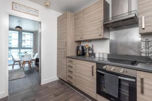 Stratford Central Apartment
