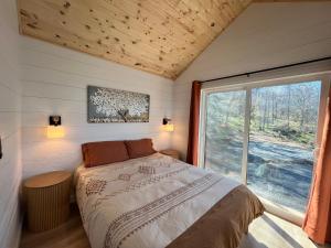 Yosemite Chalet, Spacious Tiny Home with Mountain Views!