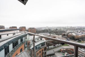 Luxury City Centre APT Balcony Views Sleeps 4