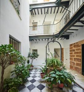 Apartment Mesón Cádiz by LiveWork