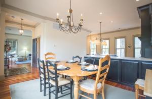 Parkside Proper by Lucky Savannah