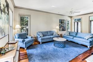 Parkside Proper by Lucky Savannah