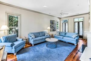 Parkside Proper by Lucky Savannah