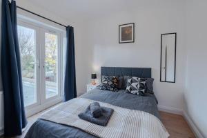 Comfortable Putney Home | Families & Contractors