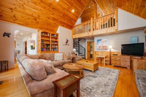 Blue Spruce by Railey Vacations