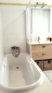 Apartment with terrace in a quiet area of Bandol