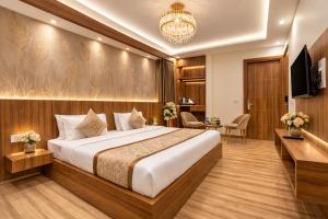 Hotel Clarks Inns Plaza Near Delhi Airport