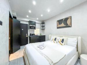 UrbanFlat 11 - Joli Studio pour 3 Wagram Pereire