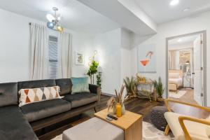 Columbus Park - Lower- 1 Bed Close to River Market