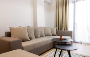 Barrikada-E Apartments