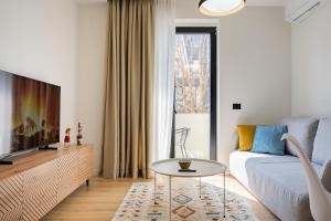 Barrikada-E Apartments