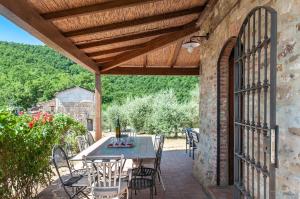 Villa Badia, large villa in Umbria with private pool