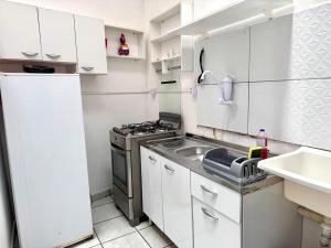 APT-10 Completo Com Ar-Condicionado Garagem Predio Central Perto de tudo